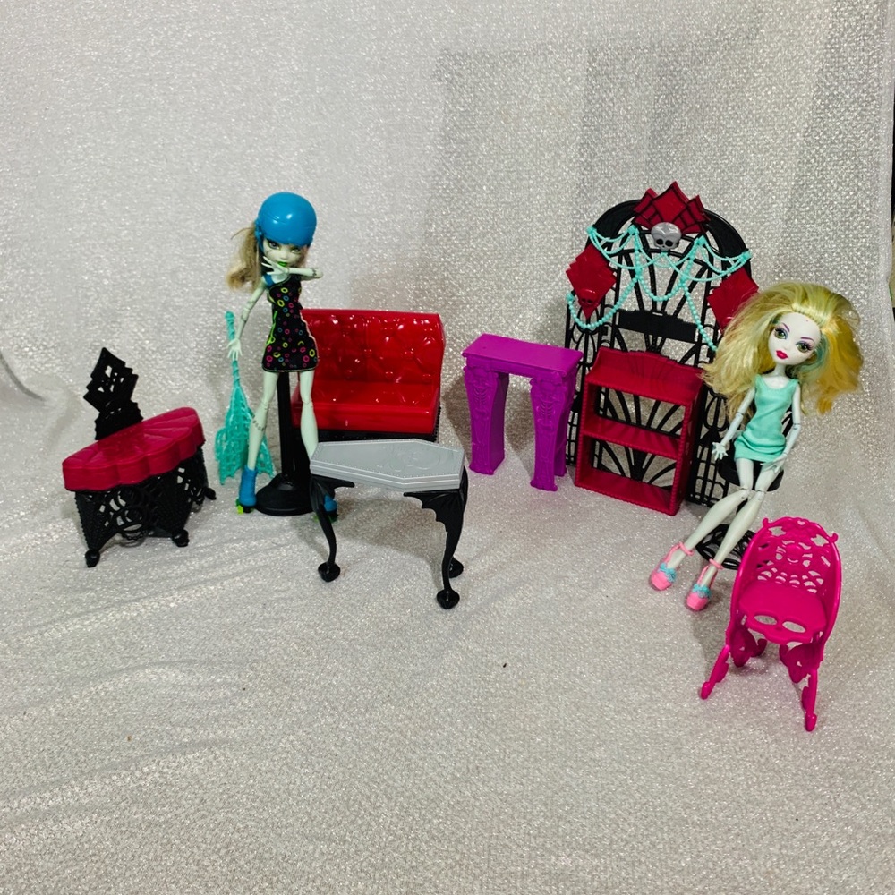 Furniture Monster High